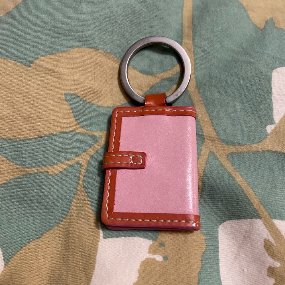 Coach Picture Frame Keychain - Picture 3 of 3
